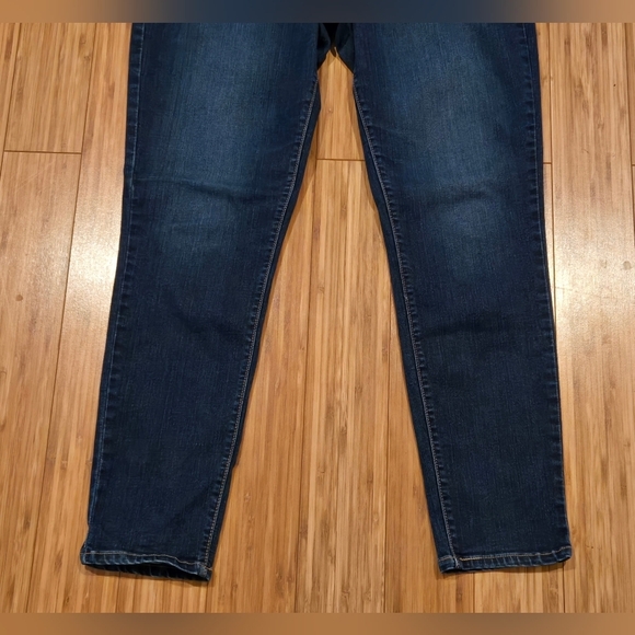 Levis Women's Dark Blue Jeans - Picture 2 of 9